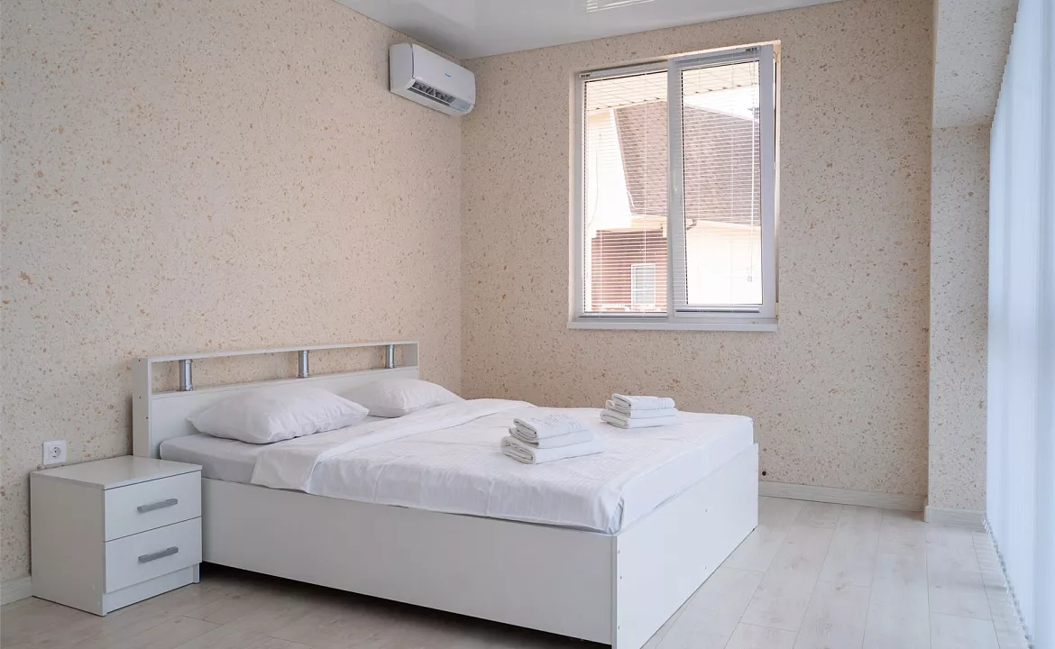 Стандартный двухместный с двуспальной кроватью. Апарт-отель "Белый парус". Сочи