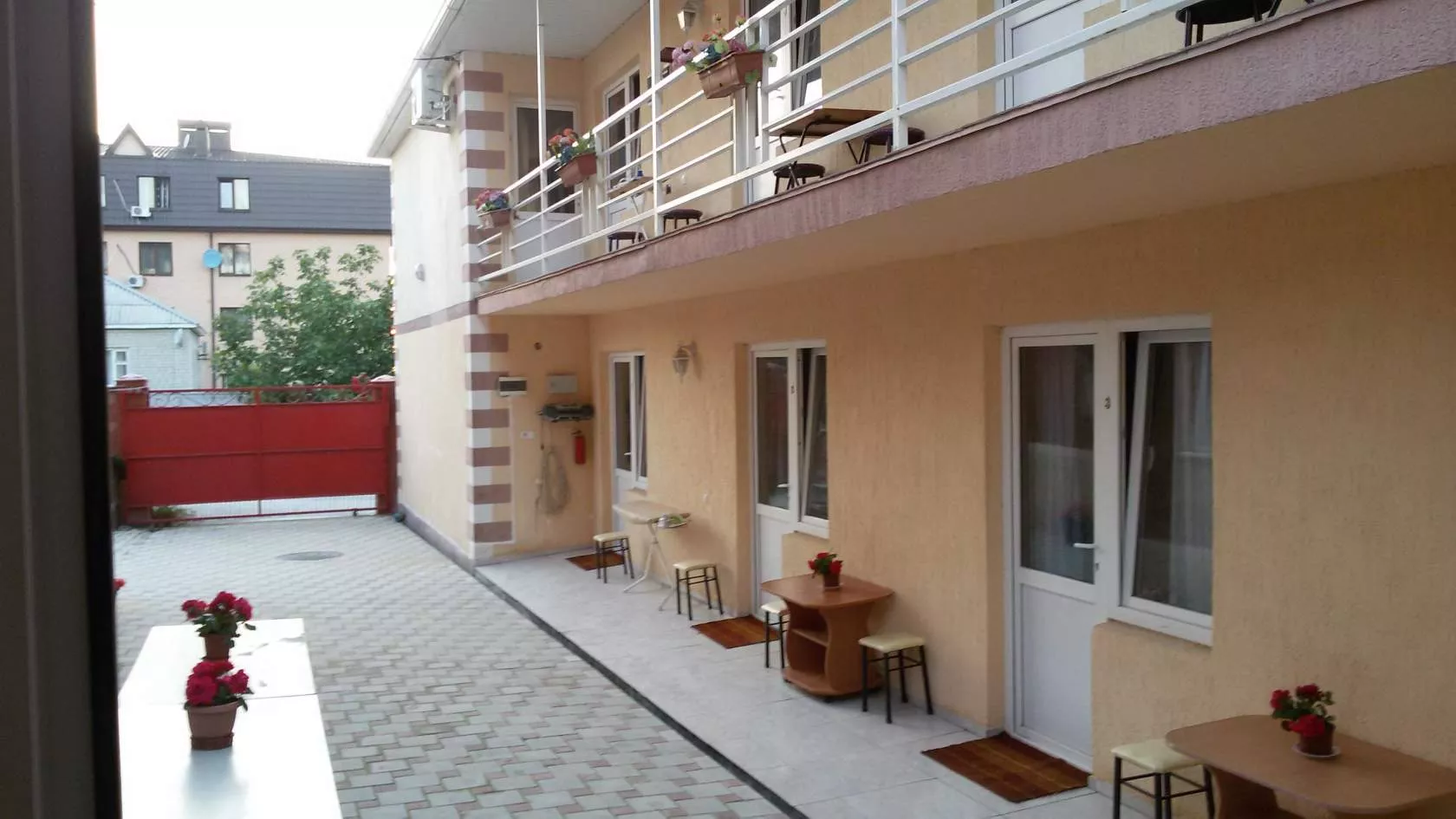 . Гостевой дом "Флора". Геленджик . Гостевой дом "Флора". Геленджик