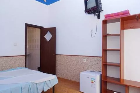 Номер 3-х местный «Люкс». База отдыха «Роза Пикуба». Алушта