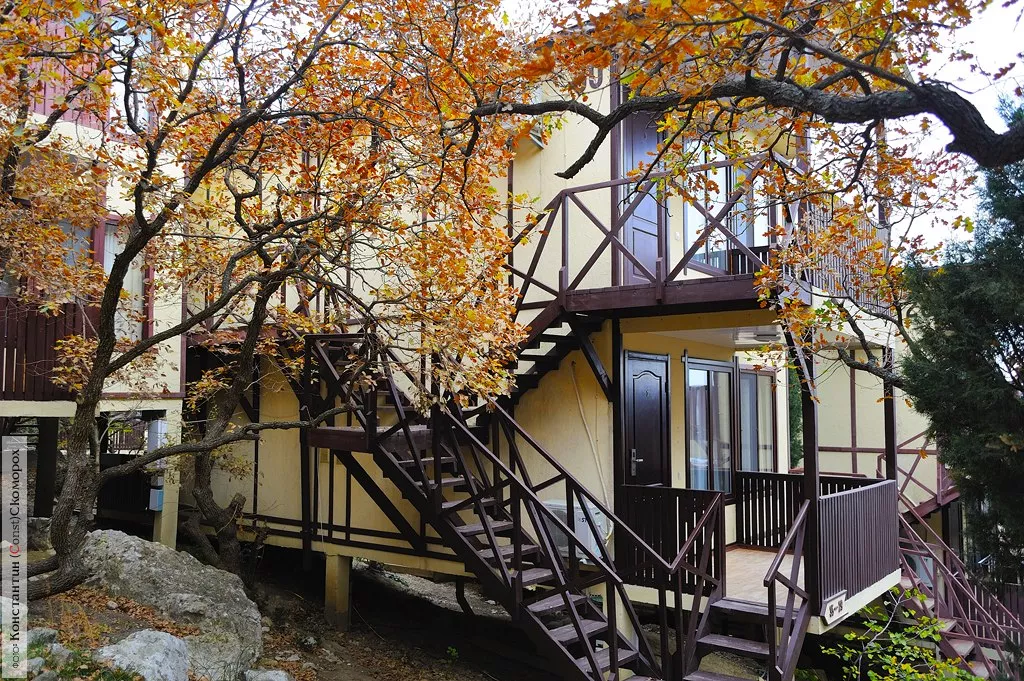 Стандартный номер с кухней и двуспальной кроватью. Гостиничный комплекс Зеленый мыс. Алупка