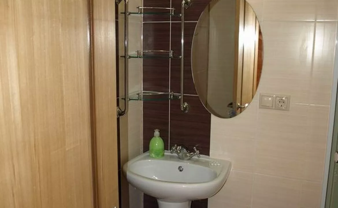 Коттедж 2х-этажный. Гостиница "Милли-Плодовая". Лоо