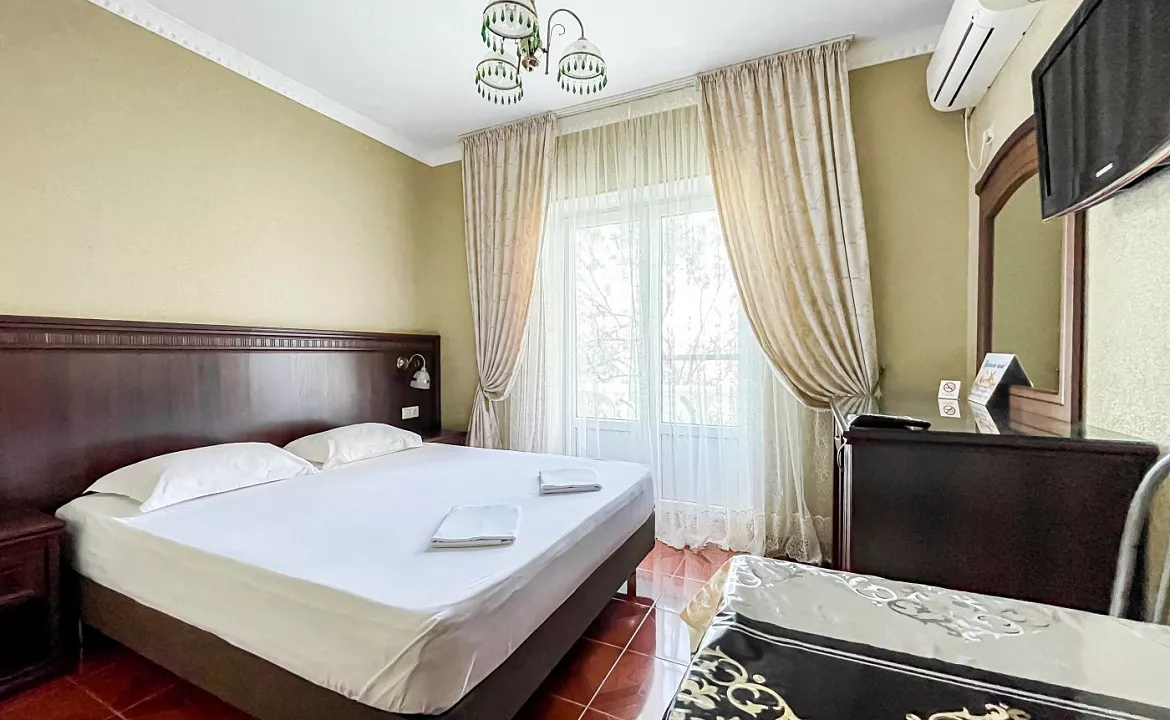 Полулюкс 2-х местный (с балконом). Anzhelina Family Hotel. Витязево