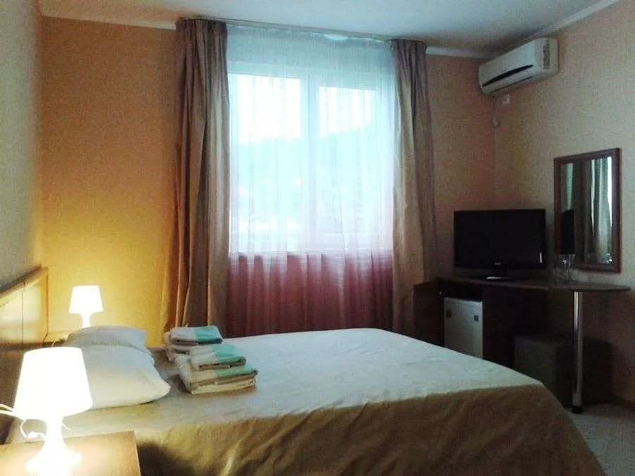 . Гостиница "Александрия" . Лазаревское