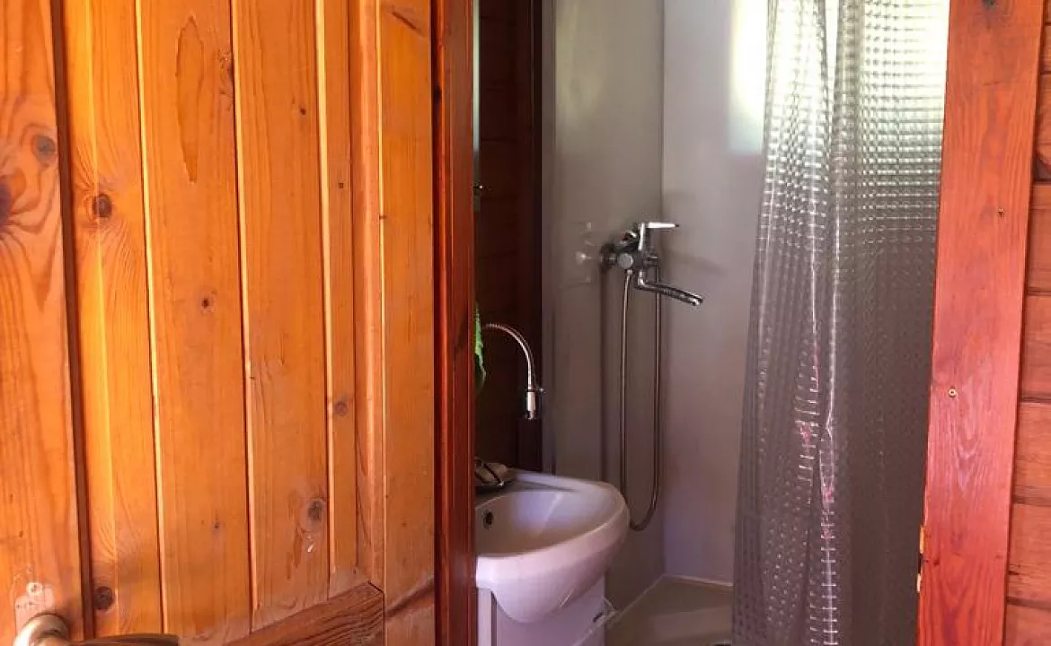 Деревянный двухкомнатный коттедж. Гостевой дом Оазис. Цандрипш