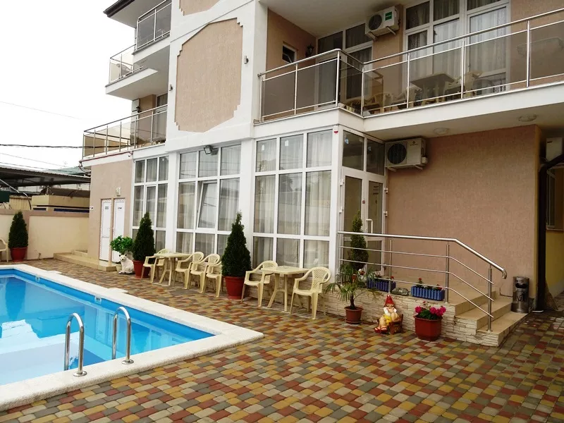 . Гостиница "Феникс". Лазаревское