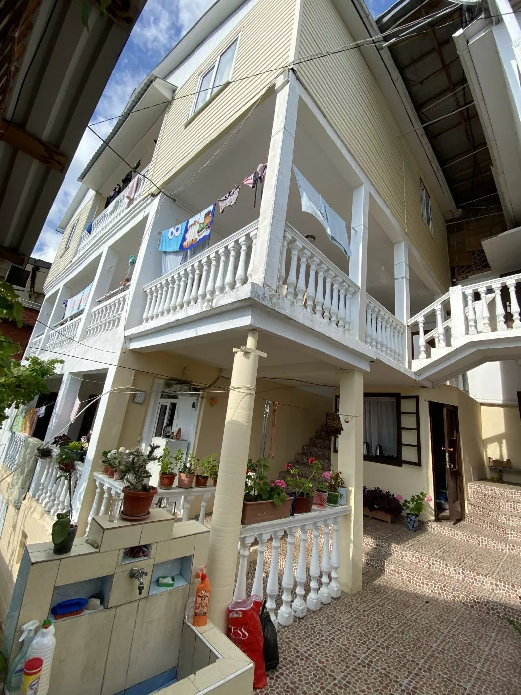 . Гостевой дом "Несник" . Гагра