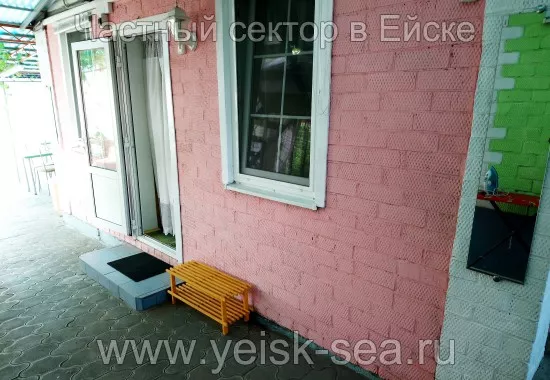 Эконом - номер. Гостевой дом на Кропоткина 39. Ейск