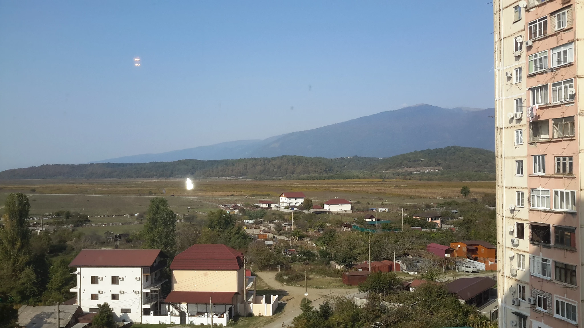 . Квартира в многоквартирном доме Просторная квартира на море . Квартиры в Пицунде