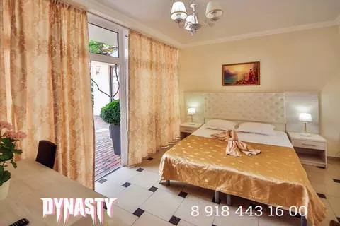 Двухместная комната Комфорт. Гостевой дом «Dynasty на Янтарной». Геленджик