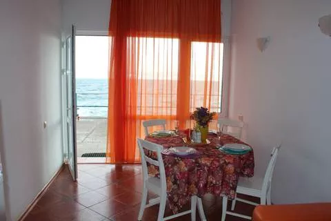 . Эллинг «Берег». Алупка