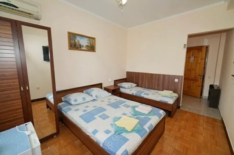 2, 3х местный номер. Гостиница "Виктория" 2*. Лермонтово 2, 3х местный номер. Гостиница "Виктория" 2*. Лермонтово