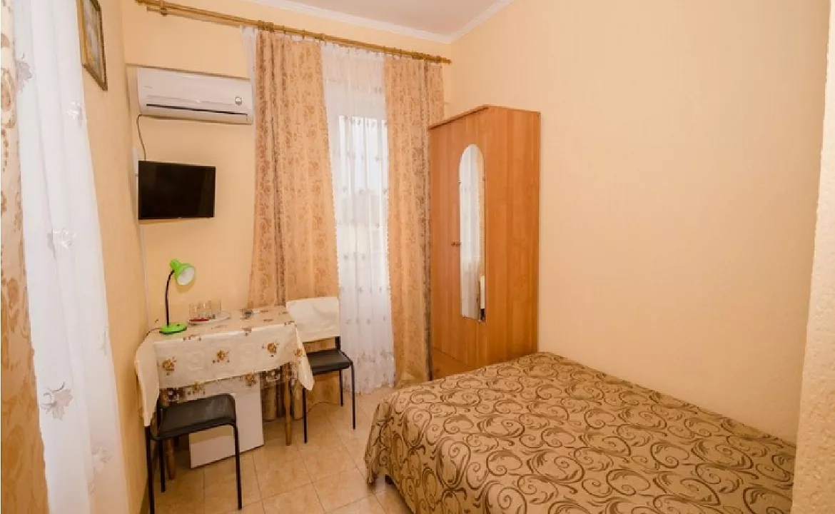 1 комн на 2 чел с балконом. Гостевой дом "Светлана" - Заозерное. Заозерное