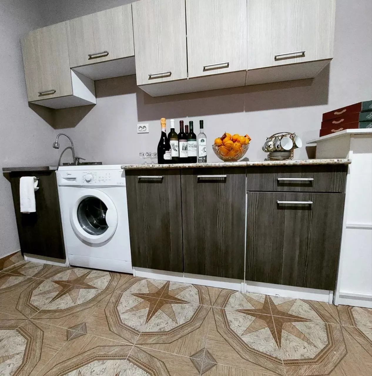 . Гостевой дом "Амза" . Новый Афон