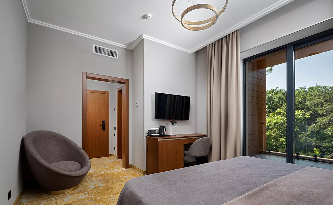 Номер Стандарт 2-местный с балконом. Отель «Атмосфера»- Геленджик. Геленджик