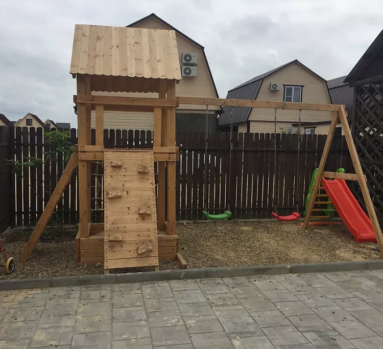 . Дом под ключ Курортная 137. Голубицкая