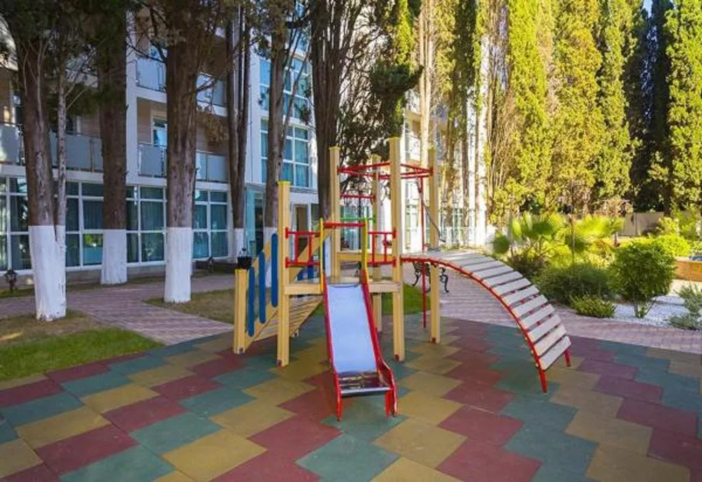 . Отель "Челюскинцев". Гагра