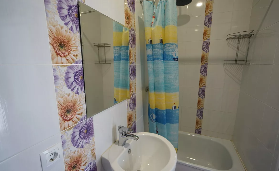 Номер на двоих с балконом . Гостевой дом Эвелина - Лазаревское. Лазаревское