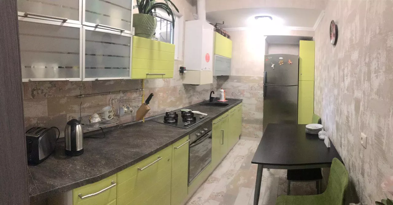 . Квартира в многоквартирном доме Апартаменты "Кедр". Ялта . Квартира в многоквартирном доме Апартаменты "Кедр". Ялта