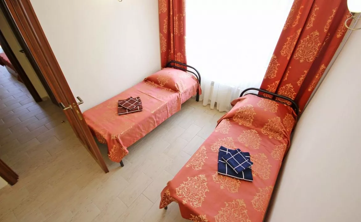 2-х комнатный номер с балконом. Гостевой дом "Радуга". Витязево 2-х комнатный номер с балконом. Гостевой дом "Радуга". Витязево