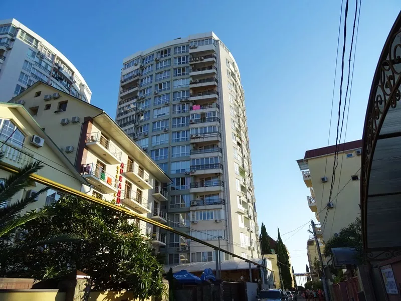 . Квартира в многоквартирном доме Б Хмельницкого 10 кв 67". Адлер