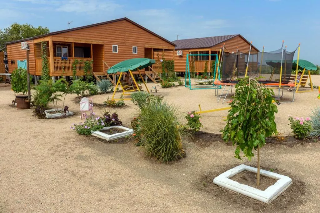 . База отдыха "Мадагаскар". Должанская