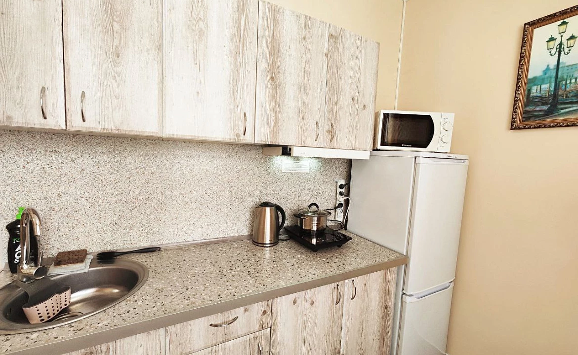 Апартаменты с балконом на 2м этаже. Гостевой дом "Регион 86" . Адлер