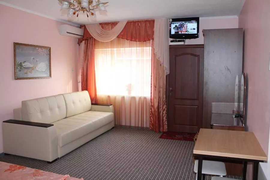 Полулюкс. Гостиница Приморская. Ейск