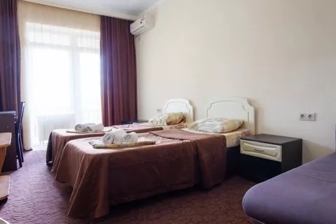 трехместный стандарт с балконом. Гостевой дом "Марити". Анапа