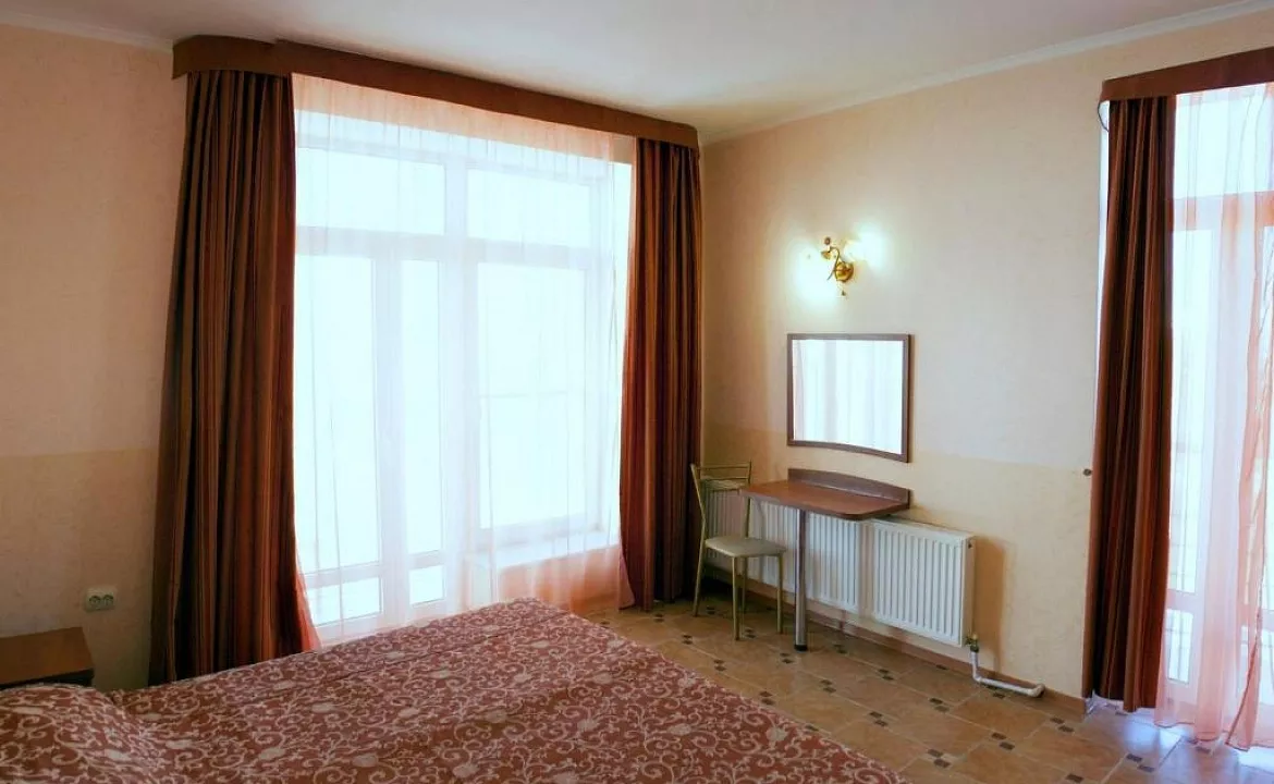 Стандартный двухместный номер. Пансионат "Пляж". Витязево  Стандартный двухместный номер. Пансионат "Пляж". Витязево