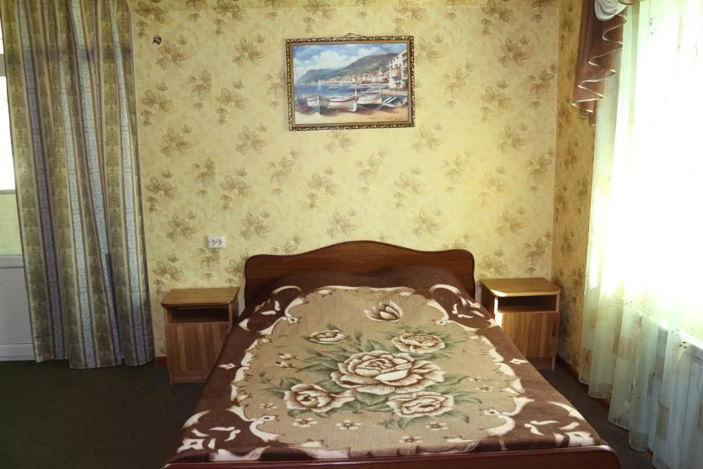 ЧЕТЫРЕХМЕСТНЫЙ С ВИДОМ НА ГОРЫ. Гостевой дом "Сибирячка". Ольгинка