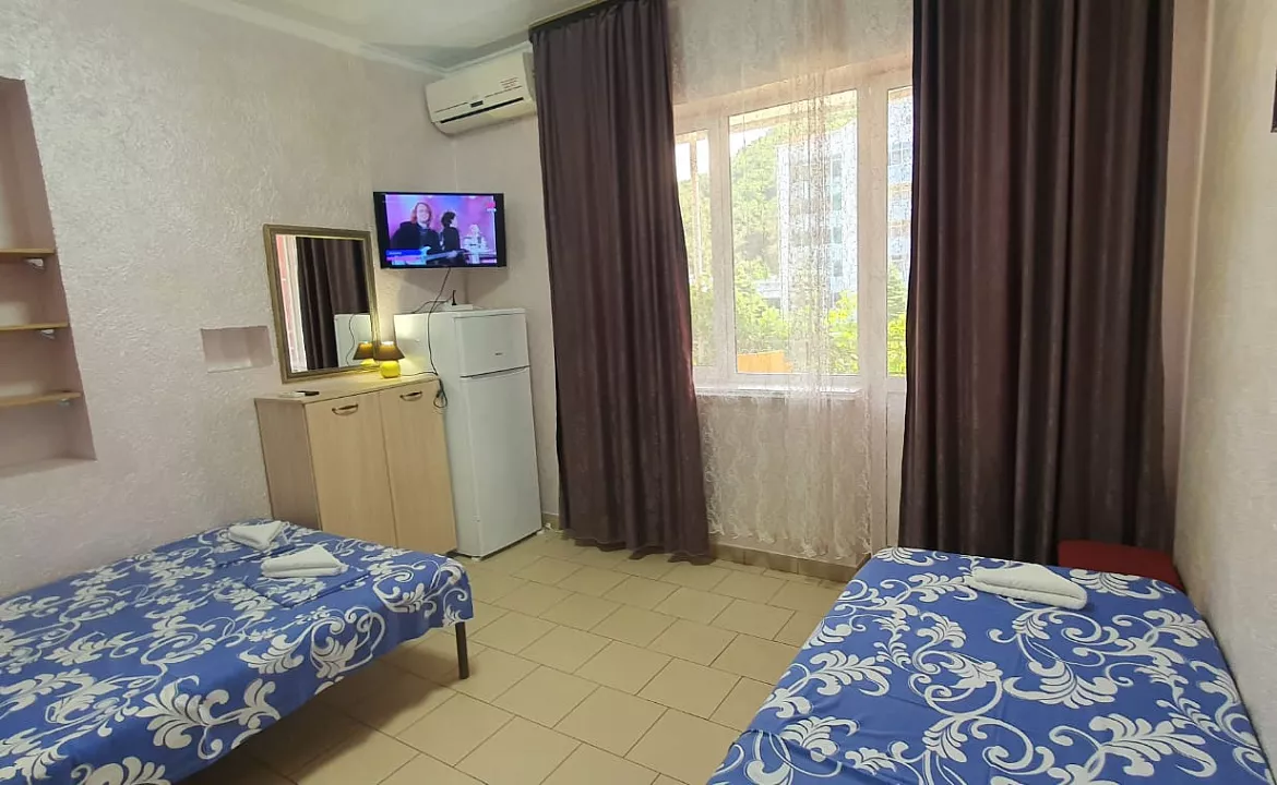 С удобствами на 2, 3, 4 и 5 человек. Гостевой дом ОРИОН. Ольгинка