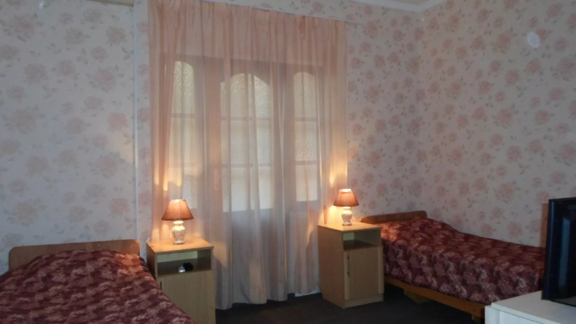 . Гостевой дом "Элина" . Адлер