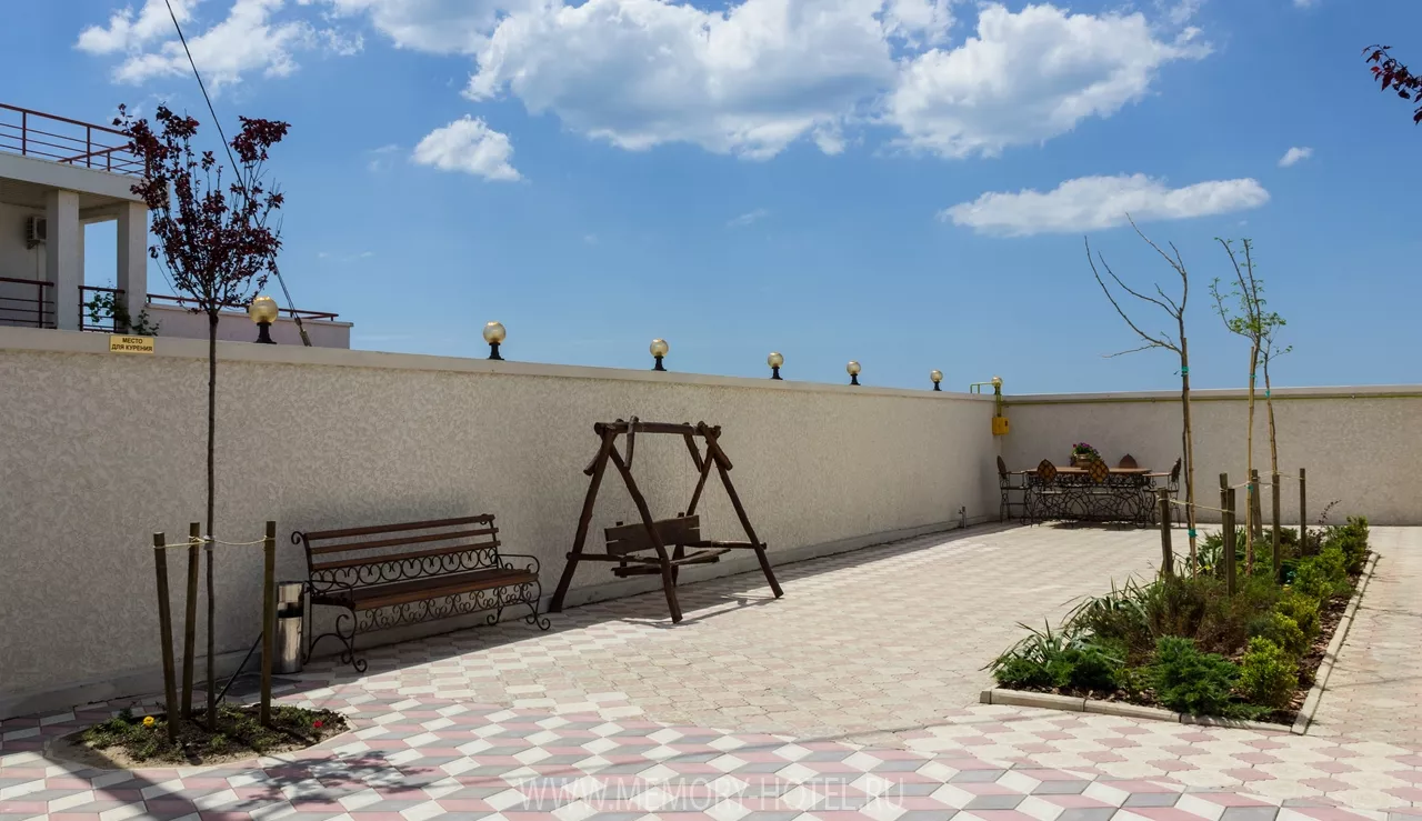 . Гостевой дом "Мемори". Заозерное