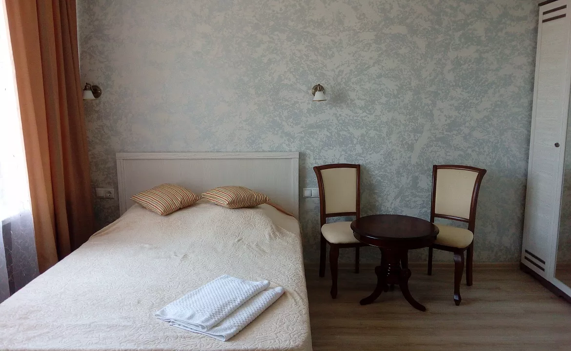 Полулюкс. Гостевой дом "Уютный дворик" на Толстого 42А. Геленджик