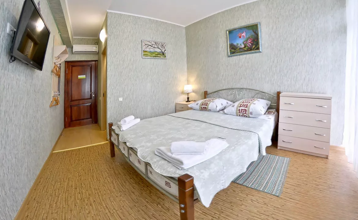 Одноместный номер с балконом. Гостевой дом «Ангара». Алушта