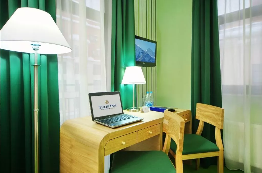 Стандартный двухместный номер с 1 кроватью или 2 отдельными кроватями. Отель Tulip Inn Роза Хутор. Красная Поляна