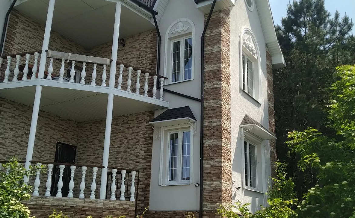 Вилла на две семьи. "Вилла и Бревенчатые дома в лесу" . Туапсе Вилла на две семьи. "Вилла и Бревенчатые дома в лесу" . Туапсе