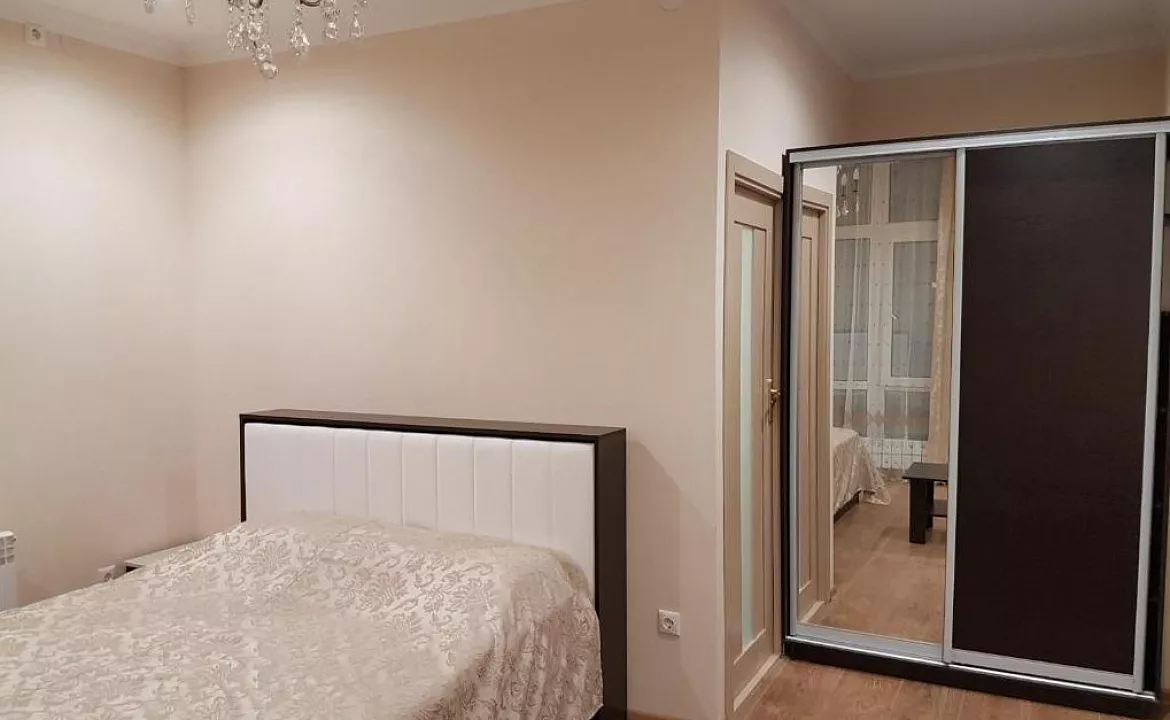 Трехместный номер с собственной ванной комнатой. Отель На Поляне. Красная Поляна