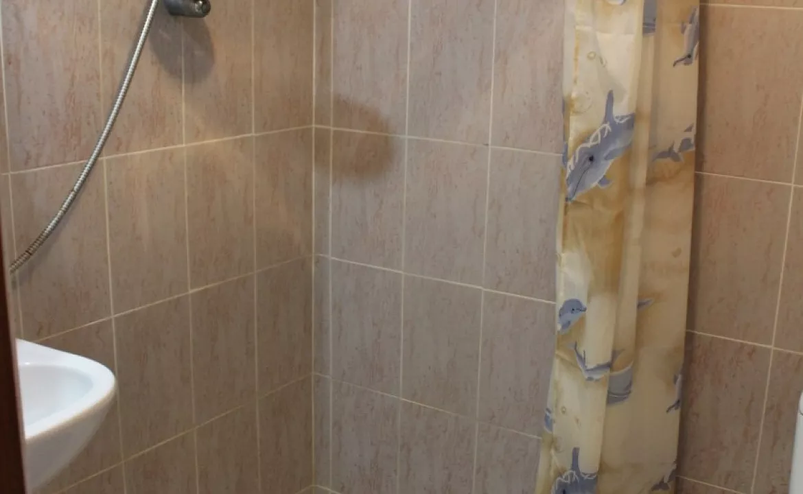 Трехместный двухкомнатный стандарт. Гостиница Магас. Заозерное