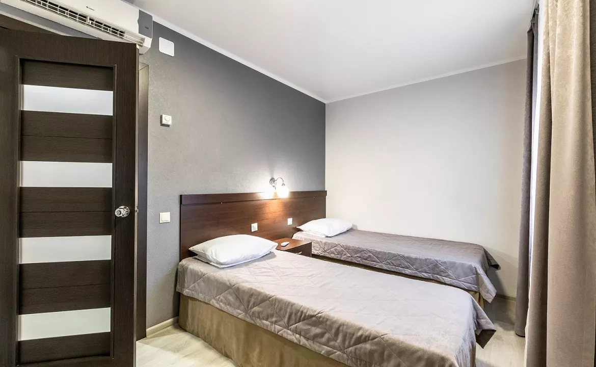 Четырехместный Полулюкс. Гостевой дом Замок у Моря. Головинка Четырехместный Полулюкс. Гостевой дом Замок у Моря. Головинка