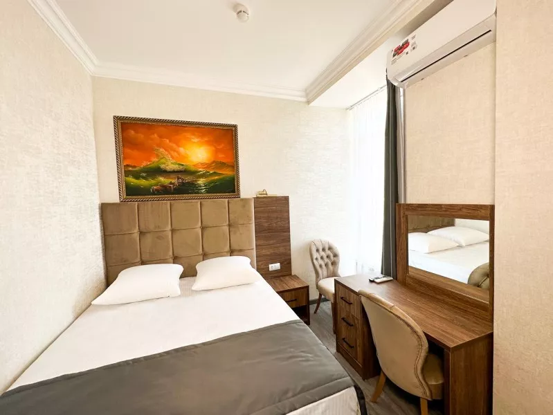 Трехместный номер студио. Отель Офелия. Адлер