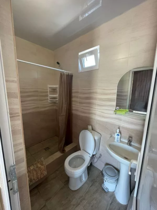 . Гостевой дом "Эдуард" . Пицунда