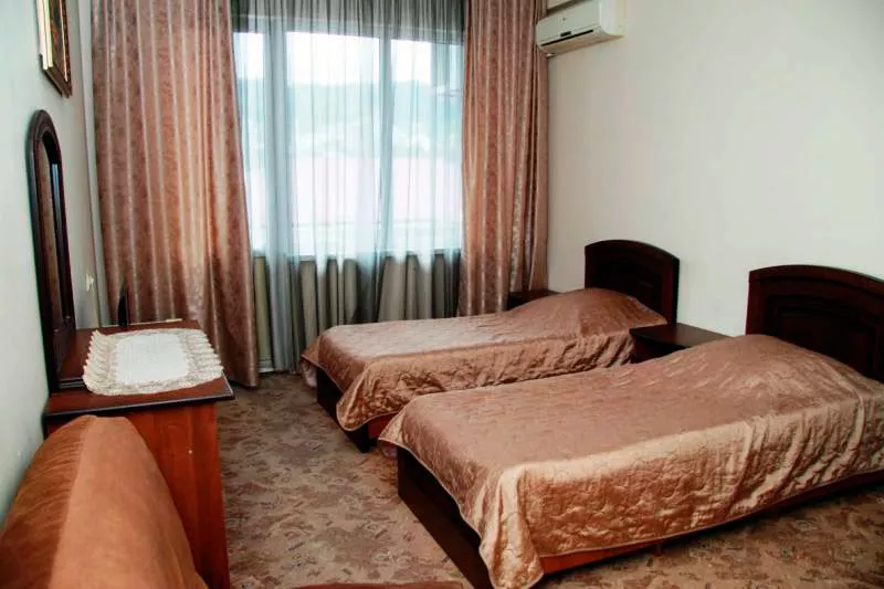 Полулюкс 3х- местный. Гостевой дом "Альмира". Лоо Полулюкс 3х- местный. Гостевой дом "Альмира". Лоо