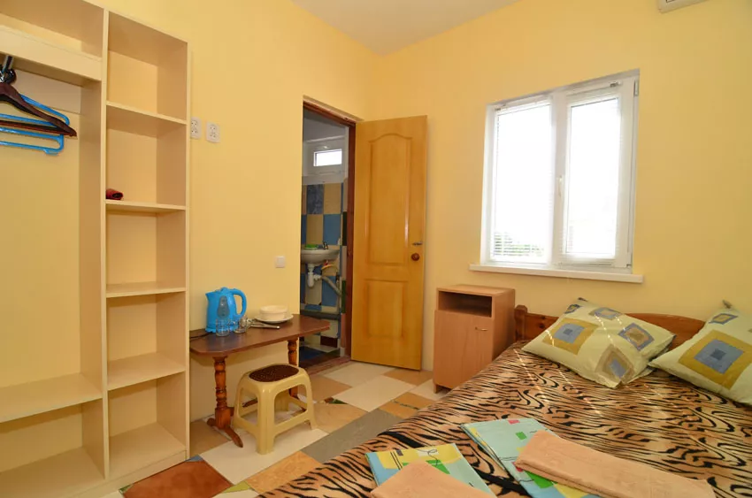 2-местный улучшенный. Гостевой дом «Белый». Саки