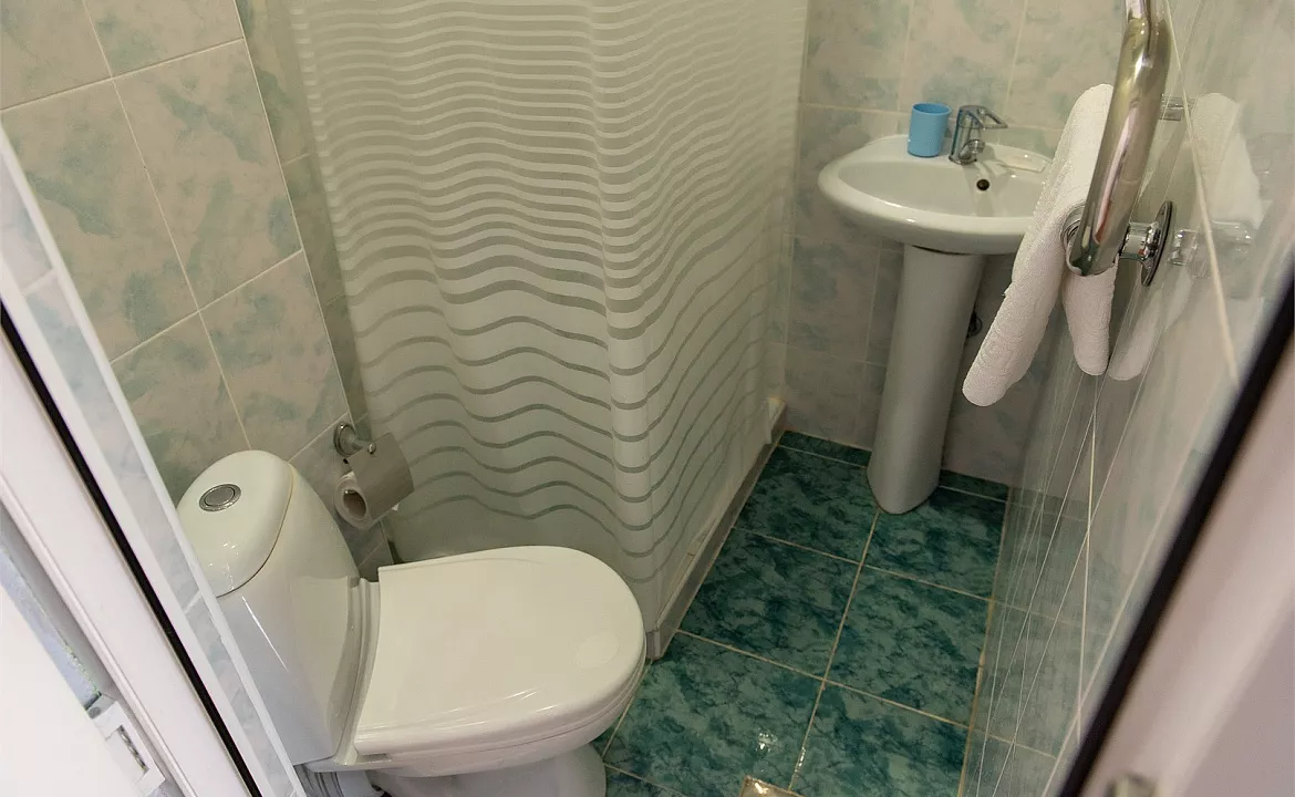 Трехместный номер с балконом и видом на бассейн. Отель "Ниагара Фоллс". Сочи