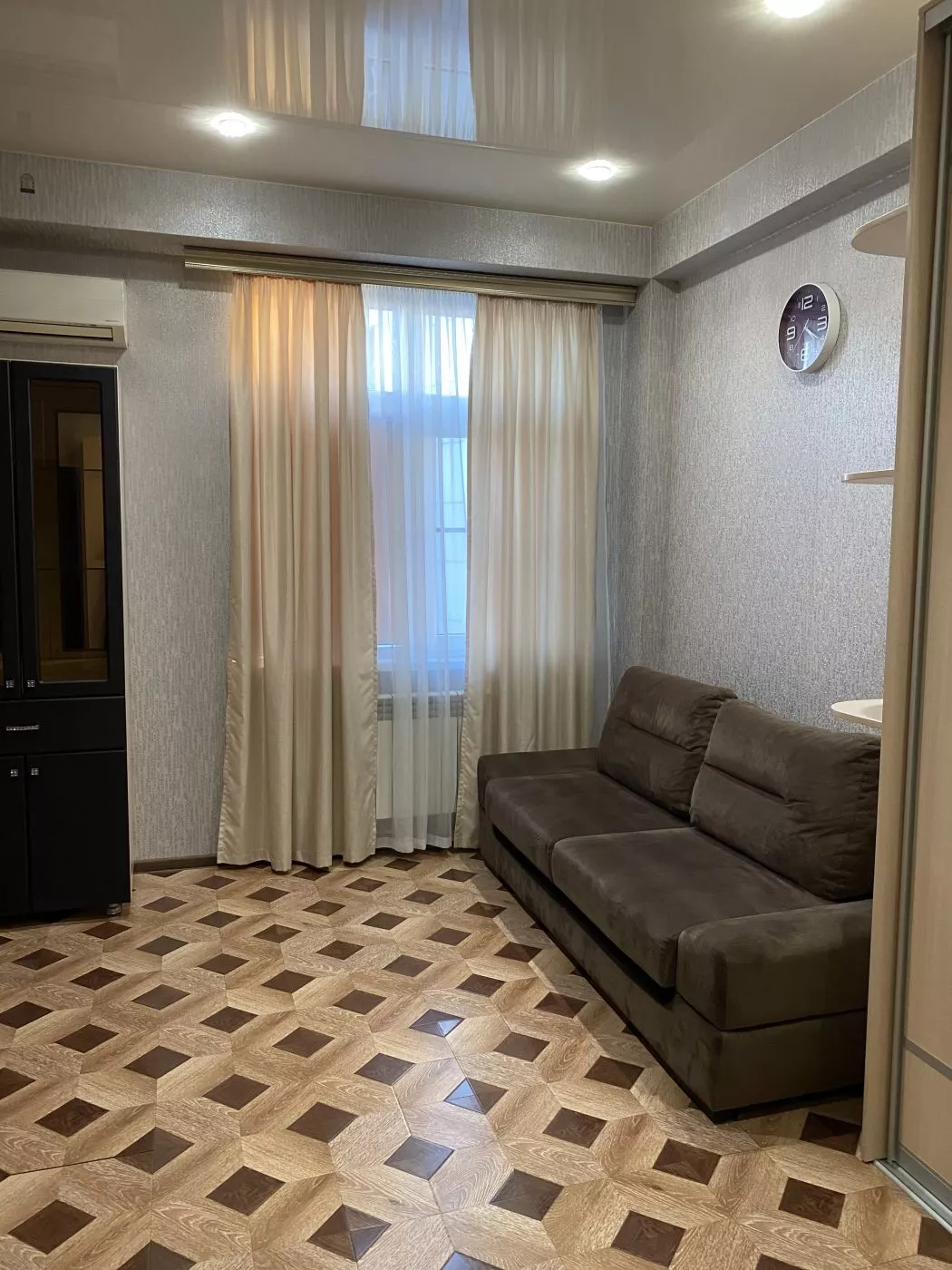 . Квартира в многоквартирном доме Студия на Свердлова 55/3. Адлер