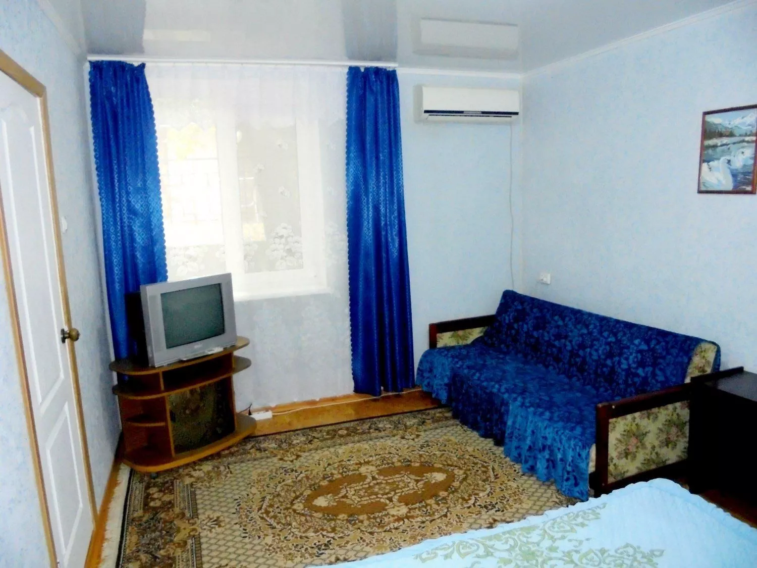 . Дом под ключ  Домик под абрикосовым деревом на 2-4 человека.. Феодосия