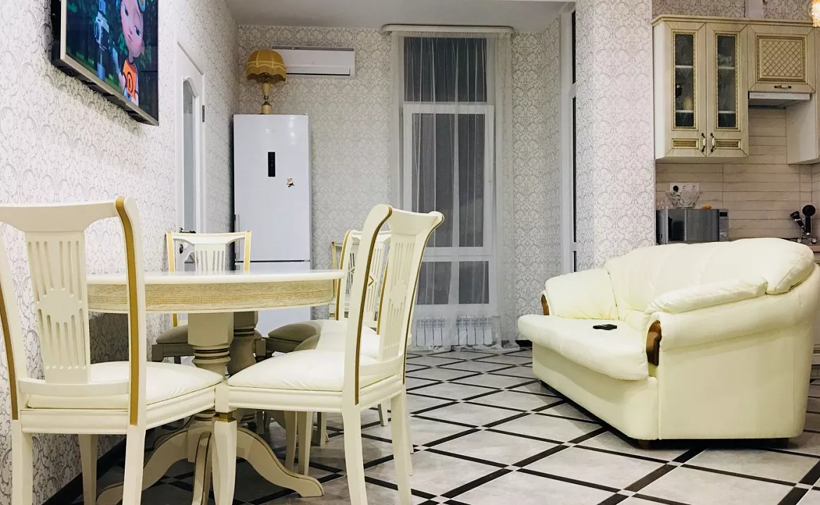 Двухкомнатная квартира на берегу . Квартира в многоквартирном доме Просвещения 147/1. Адлер