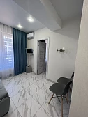 Квартира в многоквартирном доме Апартаменты у моря с отдельной спальней