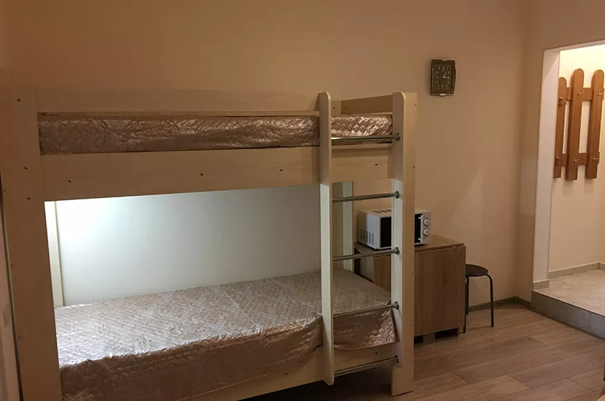 2-комнатные апартаменты (квартира в 150 м от отеля, ул. Мира 19). Дизайн-отель "Massandra". Массандра